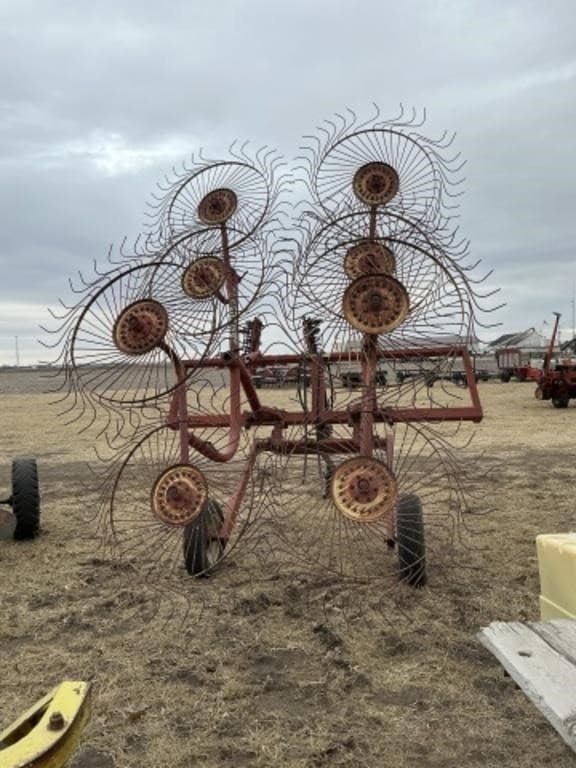 Image of Gehl 308 equipment image 3