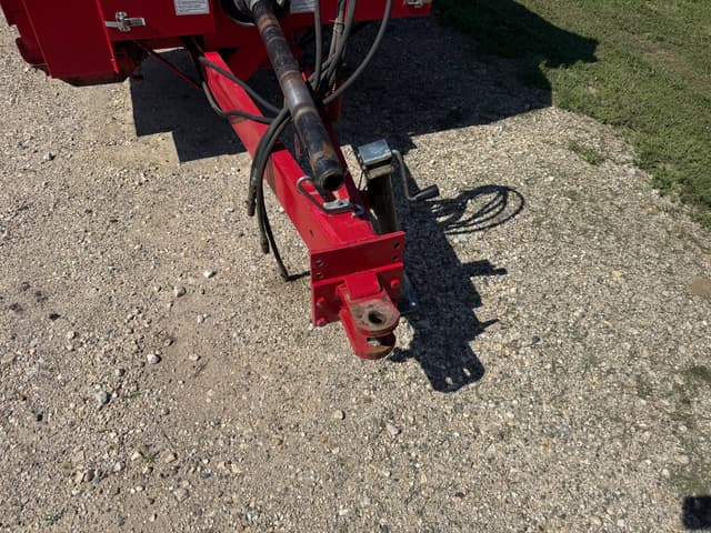 Image of Gehl 315 equipment image 2