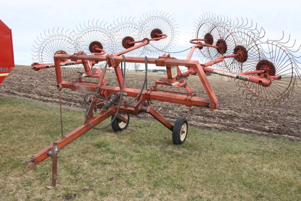 Main image Gehl 320