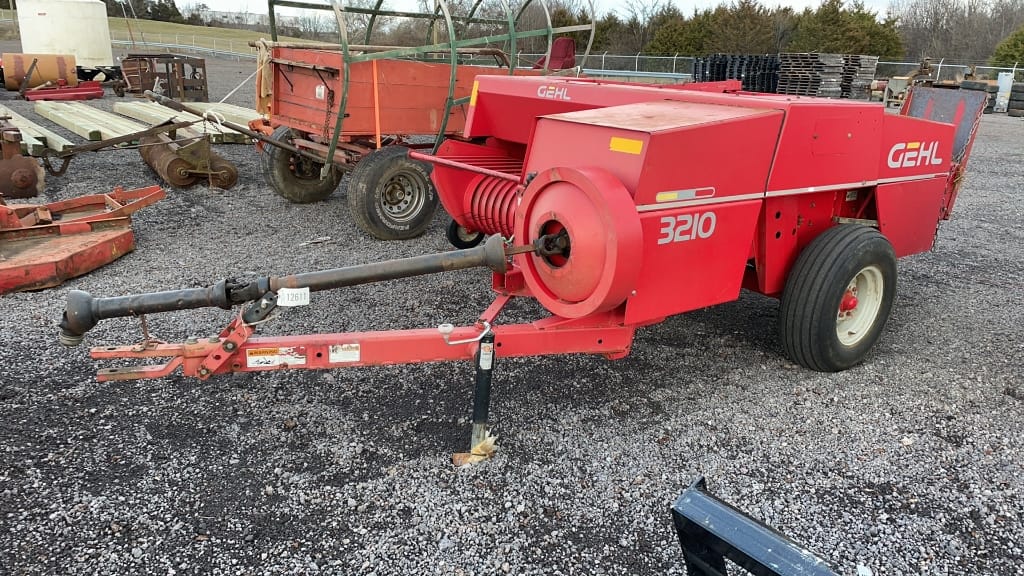 Main image Gehl 3210