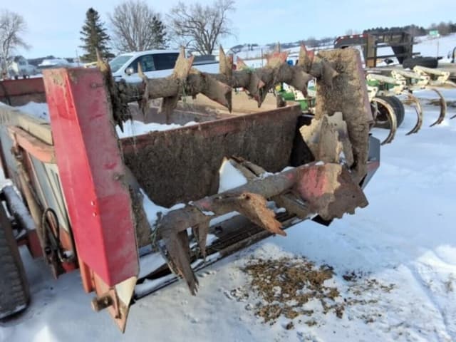 Image of Gehl 325 equipment image 3