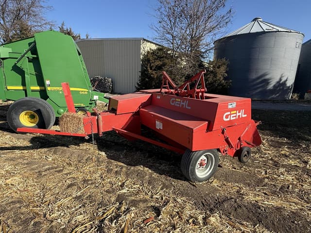 Image of Gehl 3250 equipment image 2