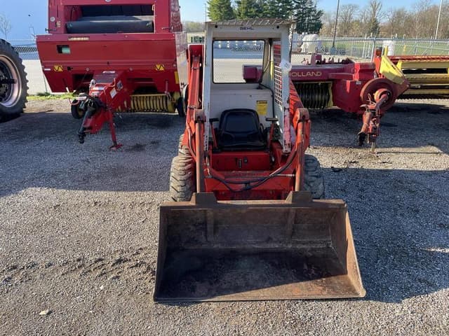 Image of Gehl 3310 equipment image 1