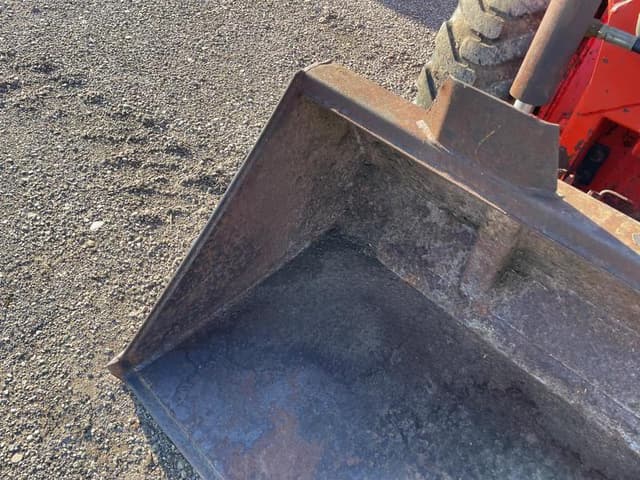 Image of Gehl 3310 equipment image 4