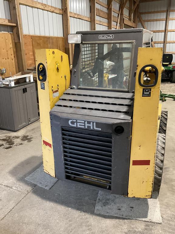 Image of Gehl 3410 equipment image 4