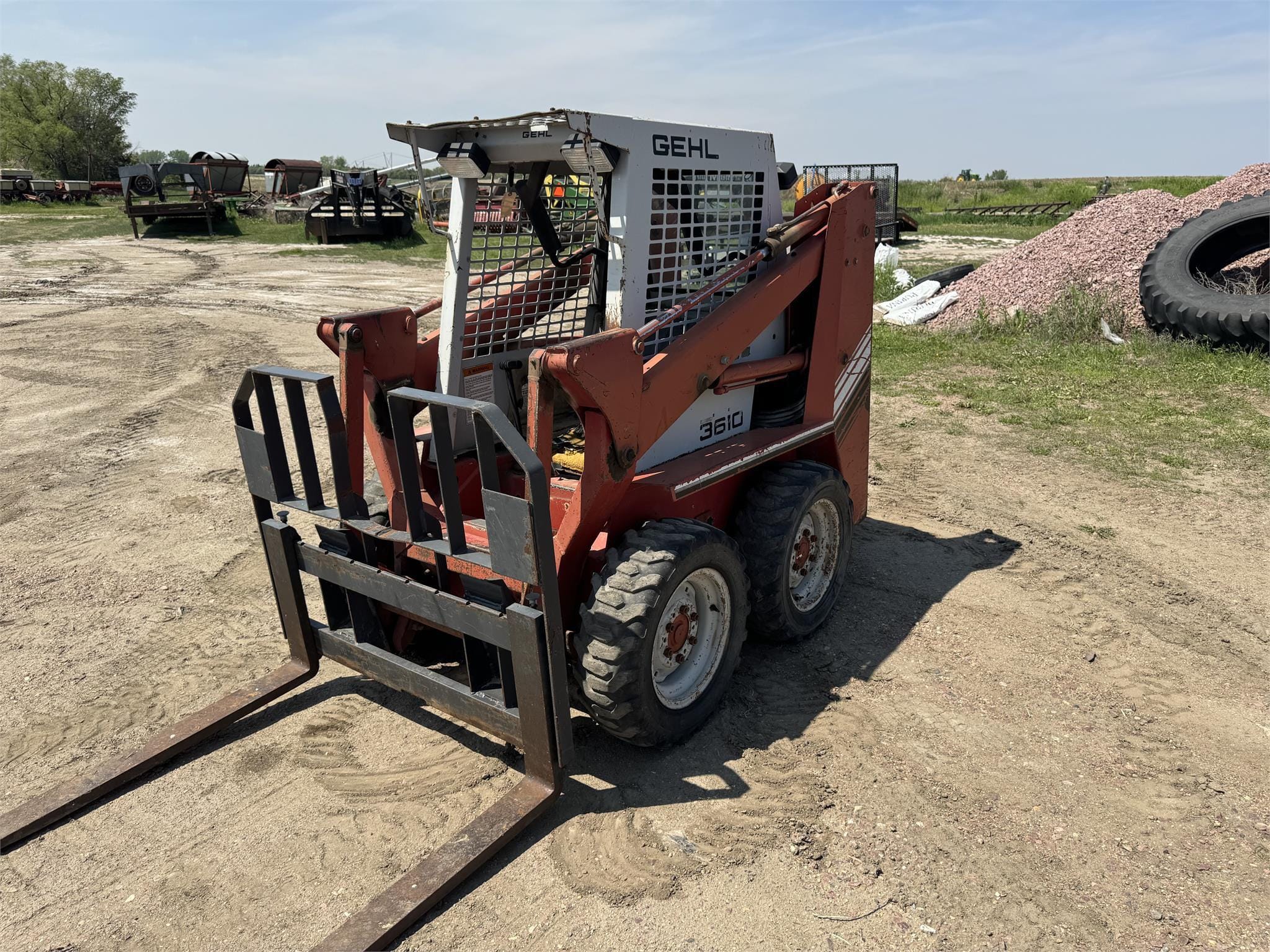 Main image Gehl 3610