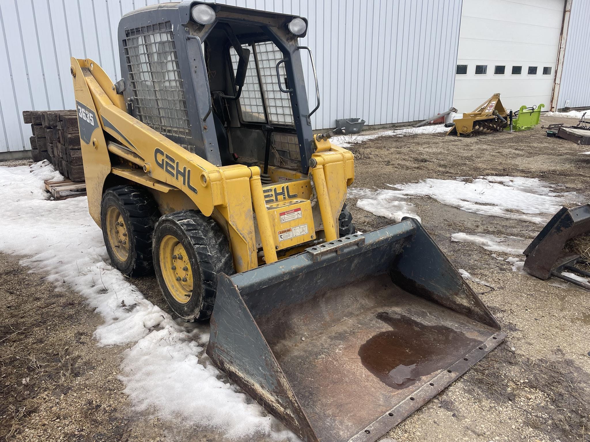 Main image Gehl 3635