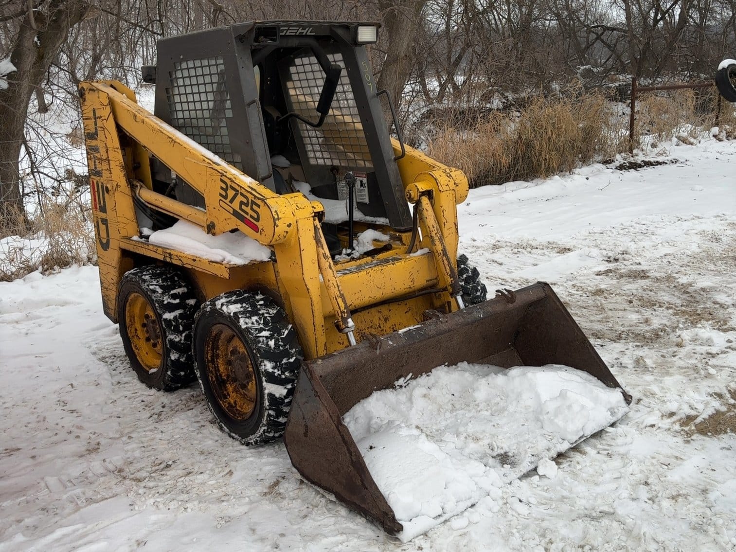 Gehl 3725 Equipment Image0