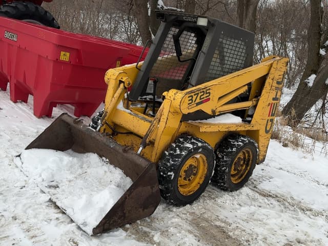 Image of Gehl 3725 equipment image 1