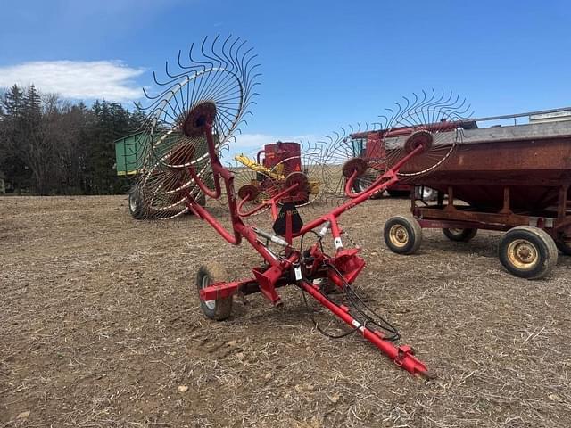 Image of Gehl 418 equipment image 1