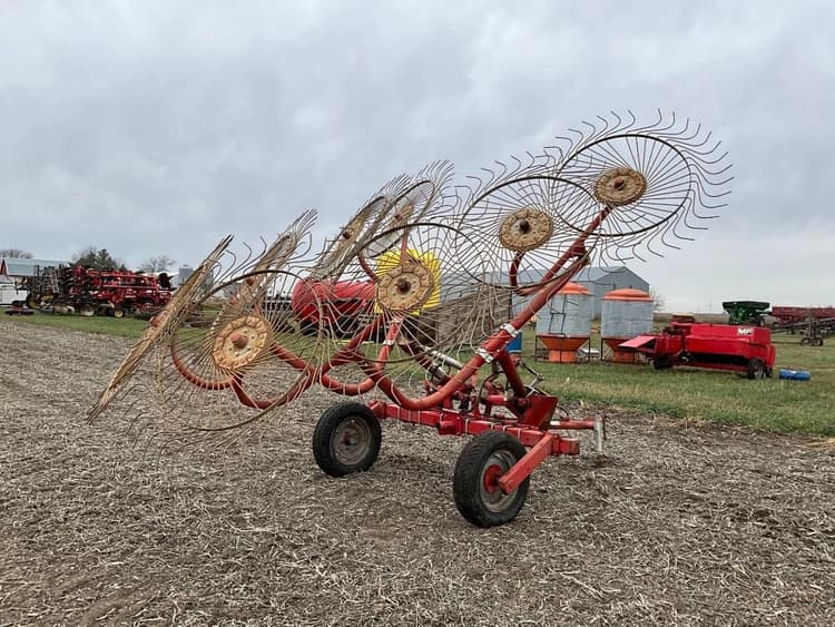 Gehl 418 Hay and Forage Hay - Rakes/Tedders for Sale | Tractor Zoom