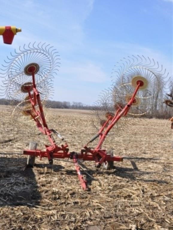 Gehl 420 Equipment Image0