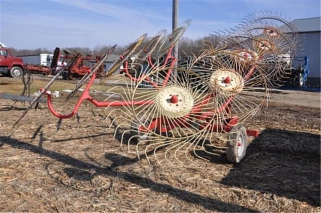 Image of Gehl 420 equipment image 3