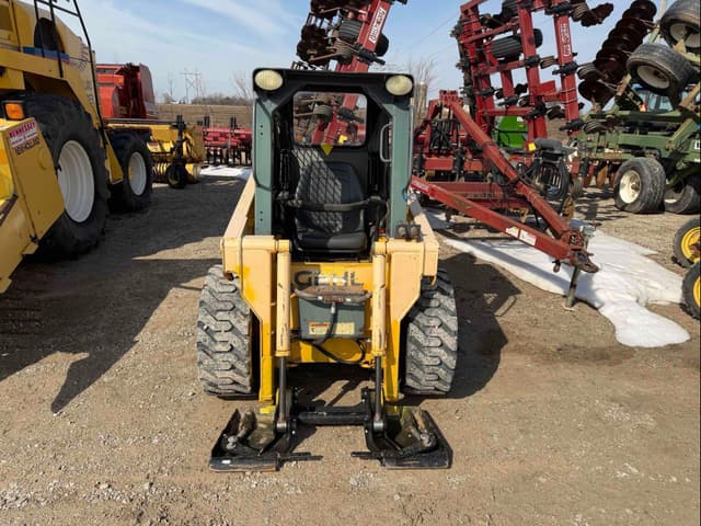 Image of Gehl 4240 equipment image 3