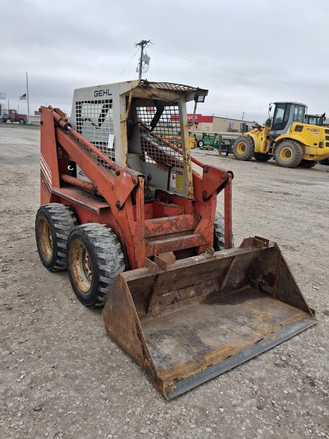 Image of Gehl 4610 equipment image 4