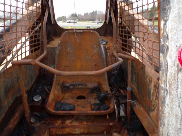 Image of Gehl 4625 equipment image 4