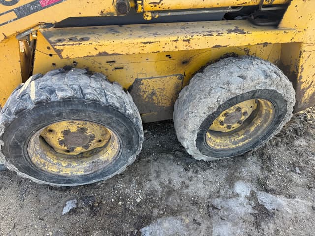 Image of Gehl 4625SX equipment image 4