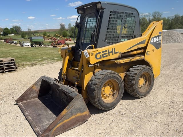 Image of Gehl 4640 equipment image 2