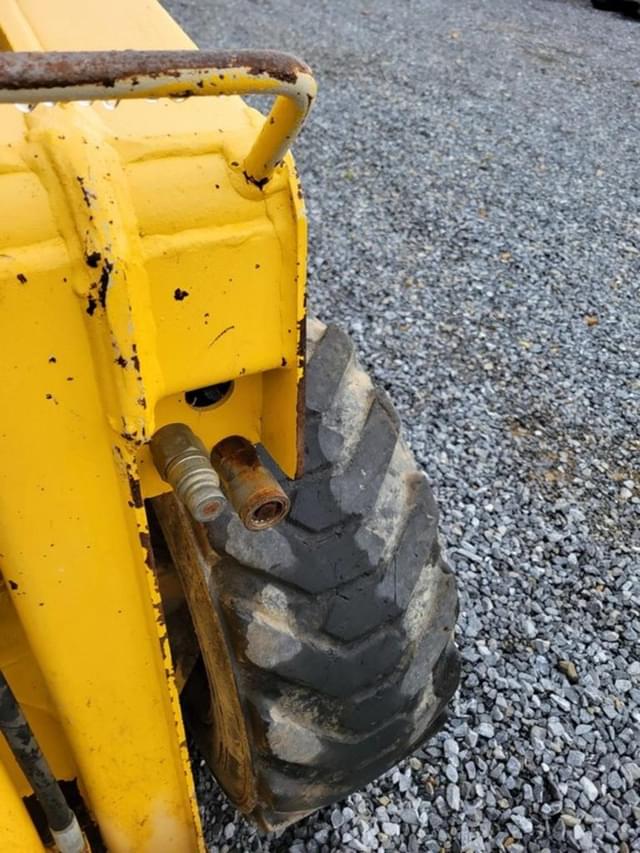 Image of Gehl 4835SXT equipment image 3