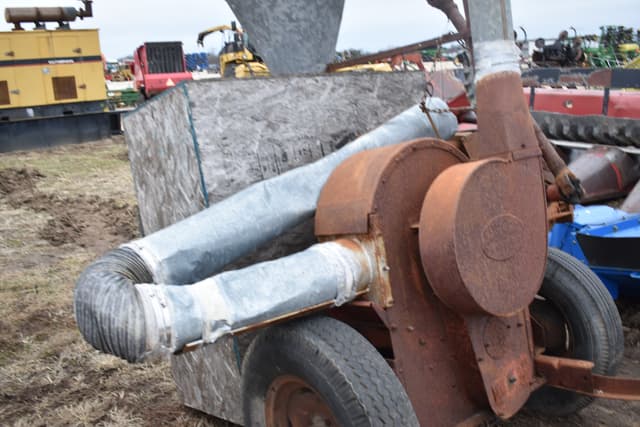 Image of Gehl 50 equipment image 4