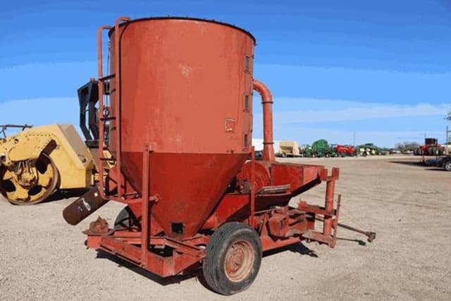 Image of Gehl 50MX equipment image 1