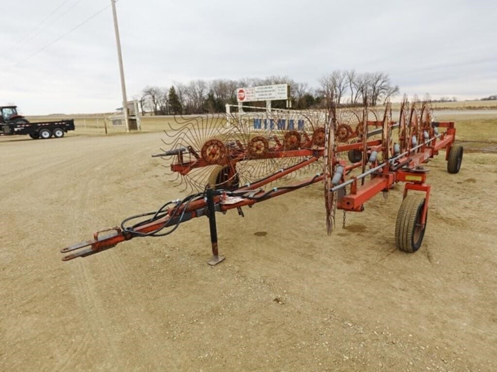 Gehl 520 Equipment Image0