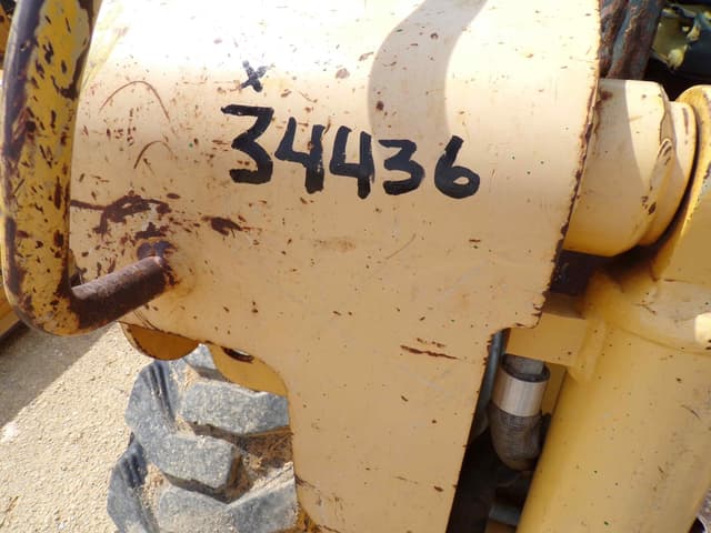 Image of Gehl 5240 equipment image 1