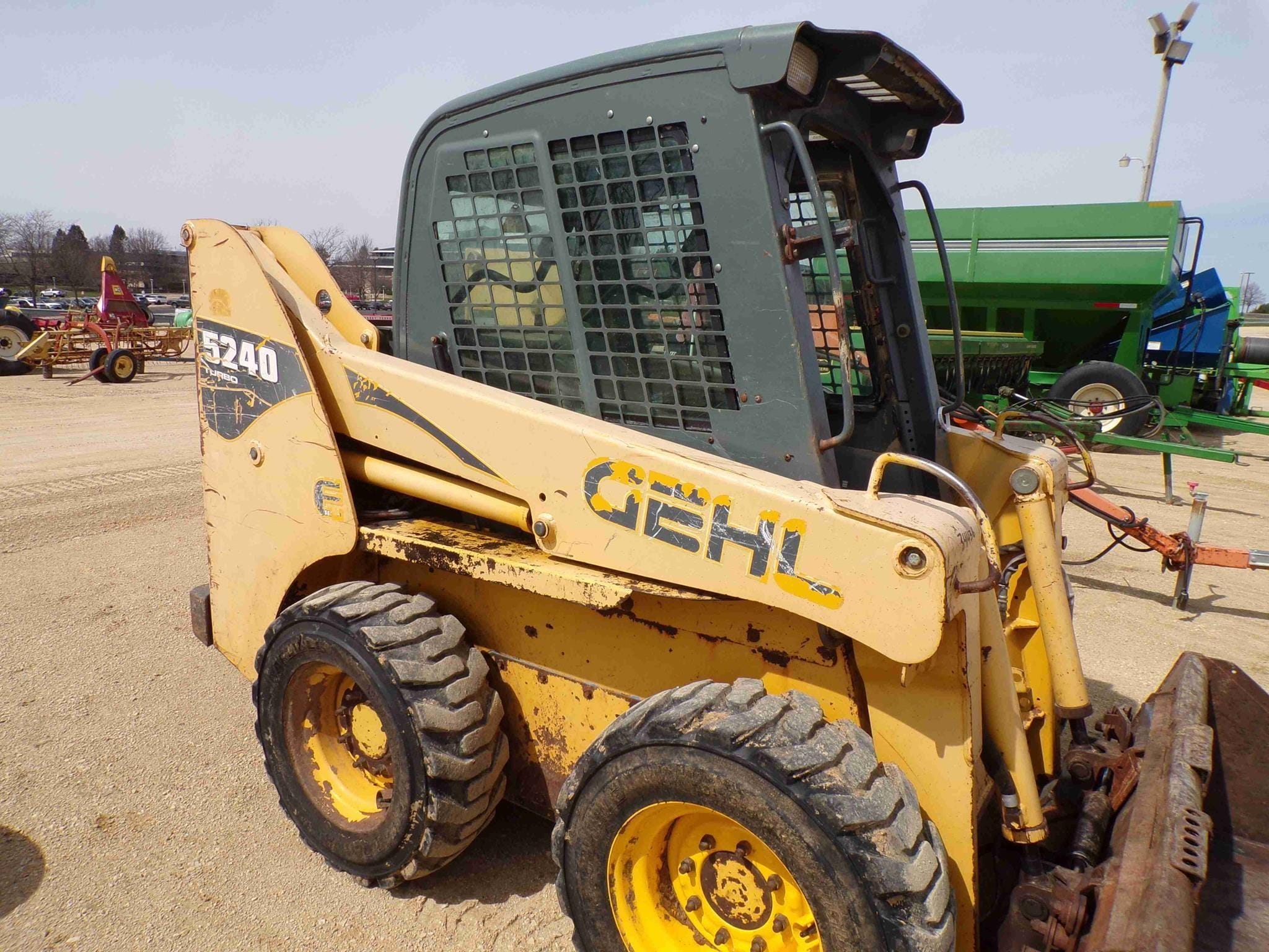 Gehl 5240 Equipment Image0