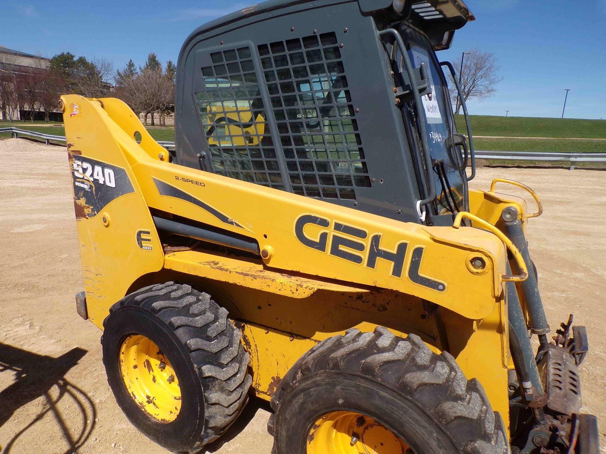 Gehl 5240 Equipment Image0