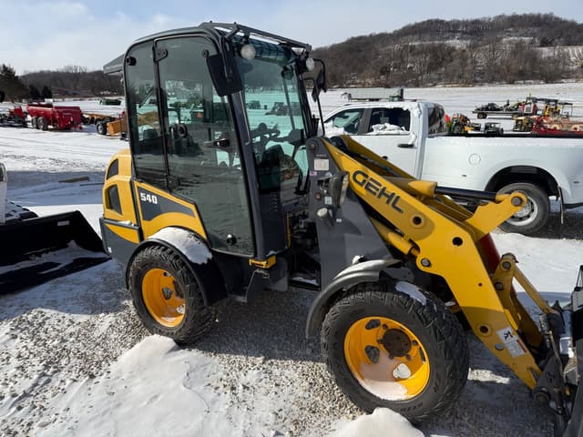 Image of Gehl 540 equipment image 1
