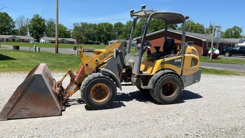 Gehl 540 Equipment Image0