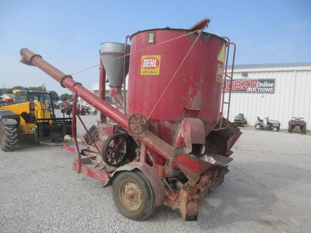 Image of Gehl 55 equipment image 4