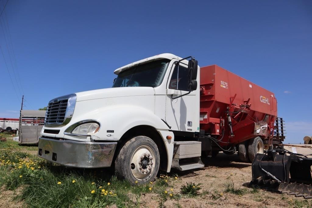 Main image Gehl 5575