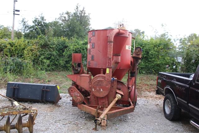 Image of Gehl 55 equipment image 1