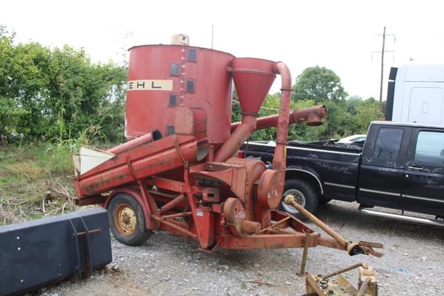 Image of Gehl 55 equipment image 4