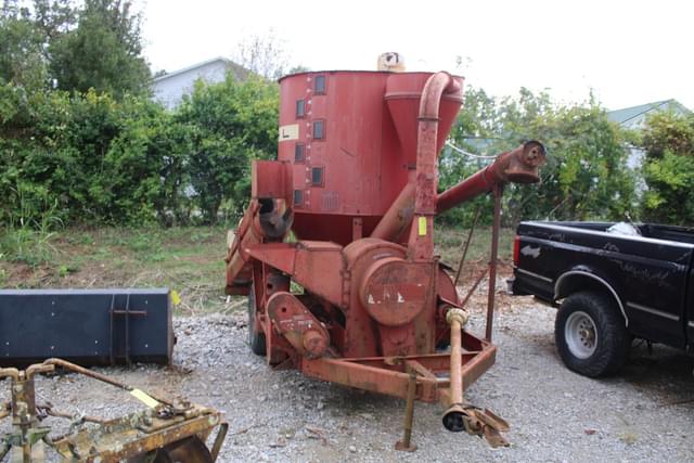 Image of Gehl 55 equipment image 2