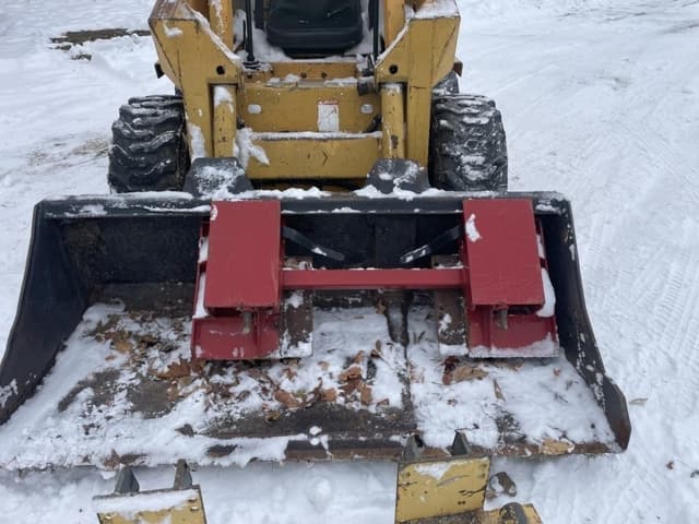 Image of Gehl 5625 equipment image 4