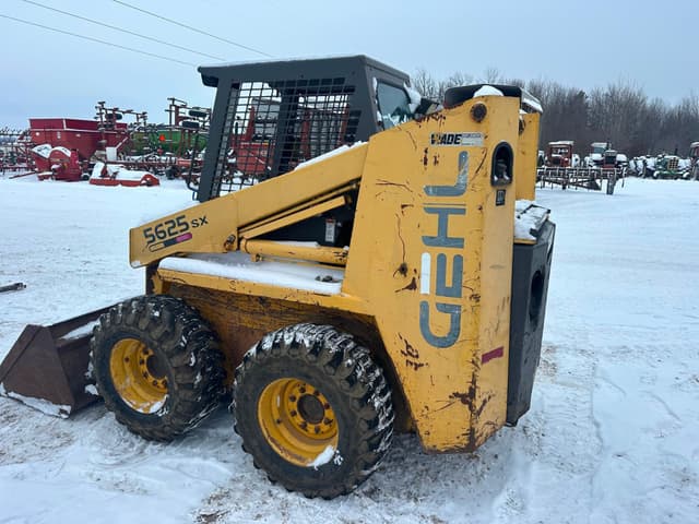 Image of Gehl 5625SX equipment image 3