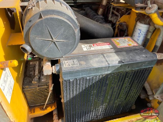 Image of Gehl 5635SX equipment image 4