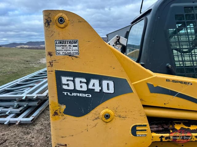 Image of Gehl 5640E equipment image 3