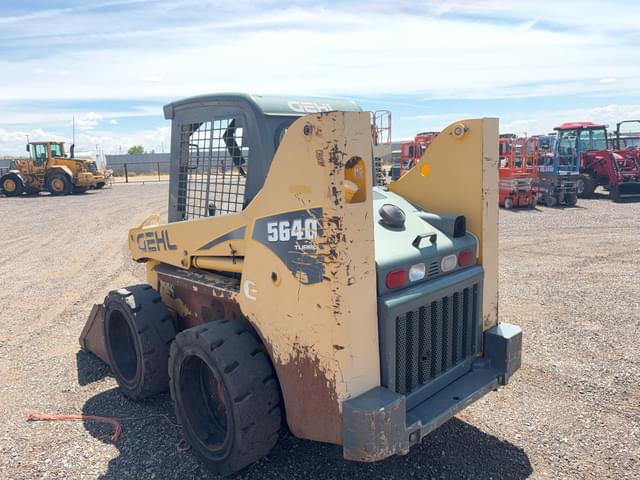 Image of Gehl 5640 equipment image 1