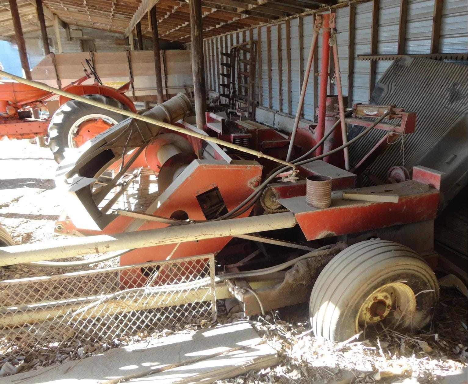 Gehl 600 Equipment Image0