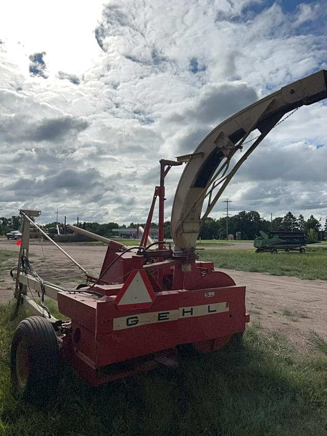 Image of Gehl 600 equipment image 4