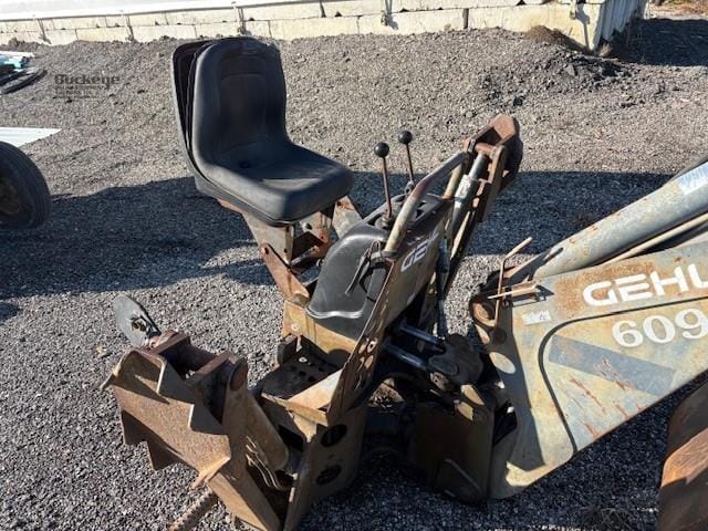 Gehl 609 Equipment Image0