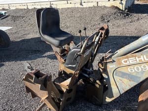 Gehl 609 Image