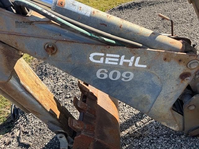 Image of Gehl 609 equipment image 4