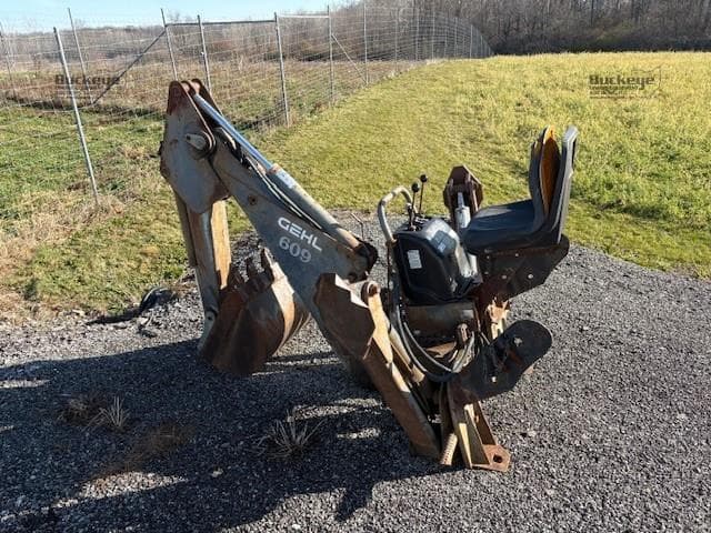 Image of Gehl 609 equipment image 3