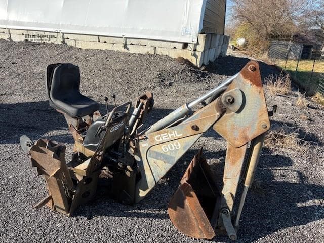 Image of Gehl 609 equipment image 1