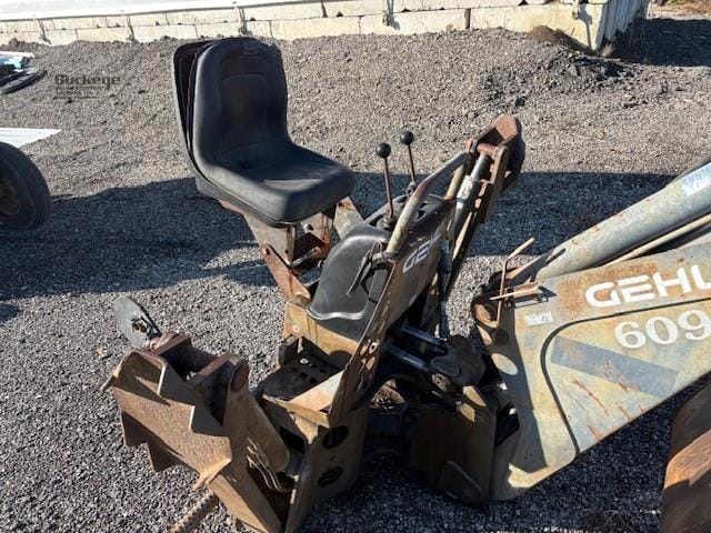 Gehl 609 Equipment Image0