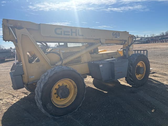 Image of Gehl 663 equipment image 3